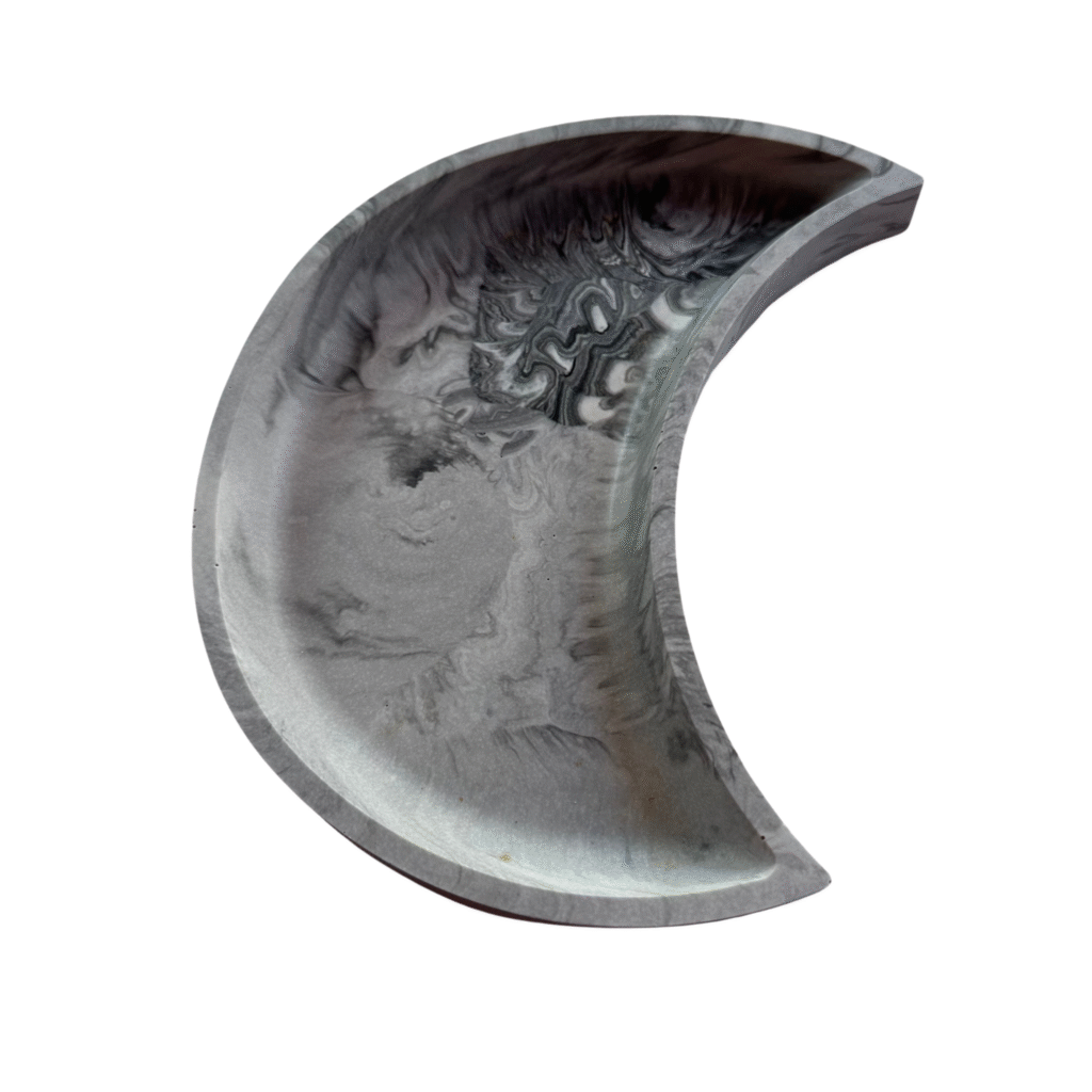 Schaal maan lichtgrijs met een vleugje goud